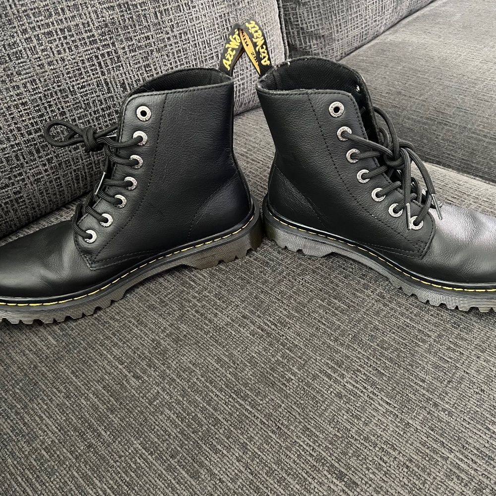 Dr. Martens Luna Boots